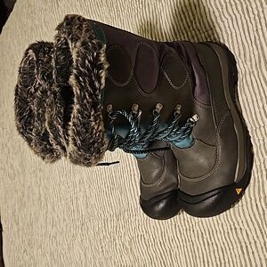 Keen Kelsey Snow Boots sz.6 Blue Gray Rain ski ice warm furry